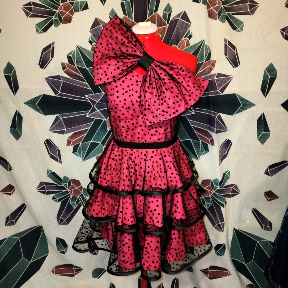 Pearl Size 4 Pink Black Polkadot Tiered One-Shoulder Cocktail Dress